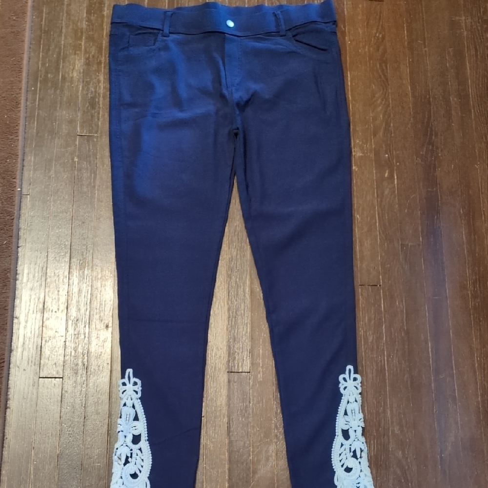 Amaryllis Blue and White Cropped Pants